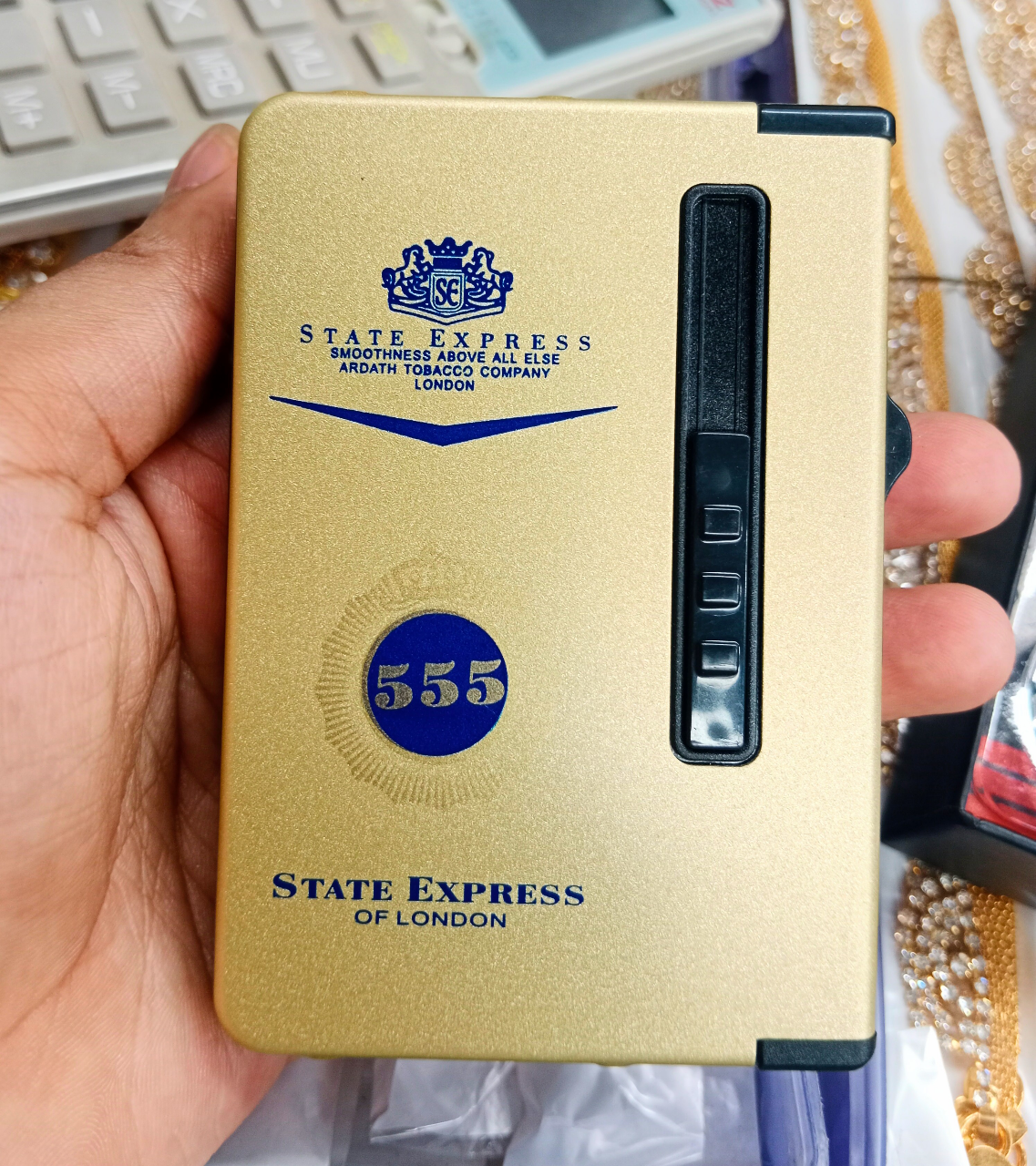 10 Stick Cigarete Box Case Lighter Cigarete Holder For Mens (RANDOM COLOR) (P-3146)